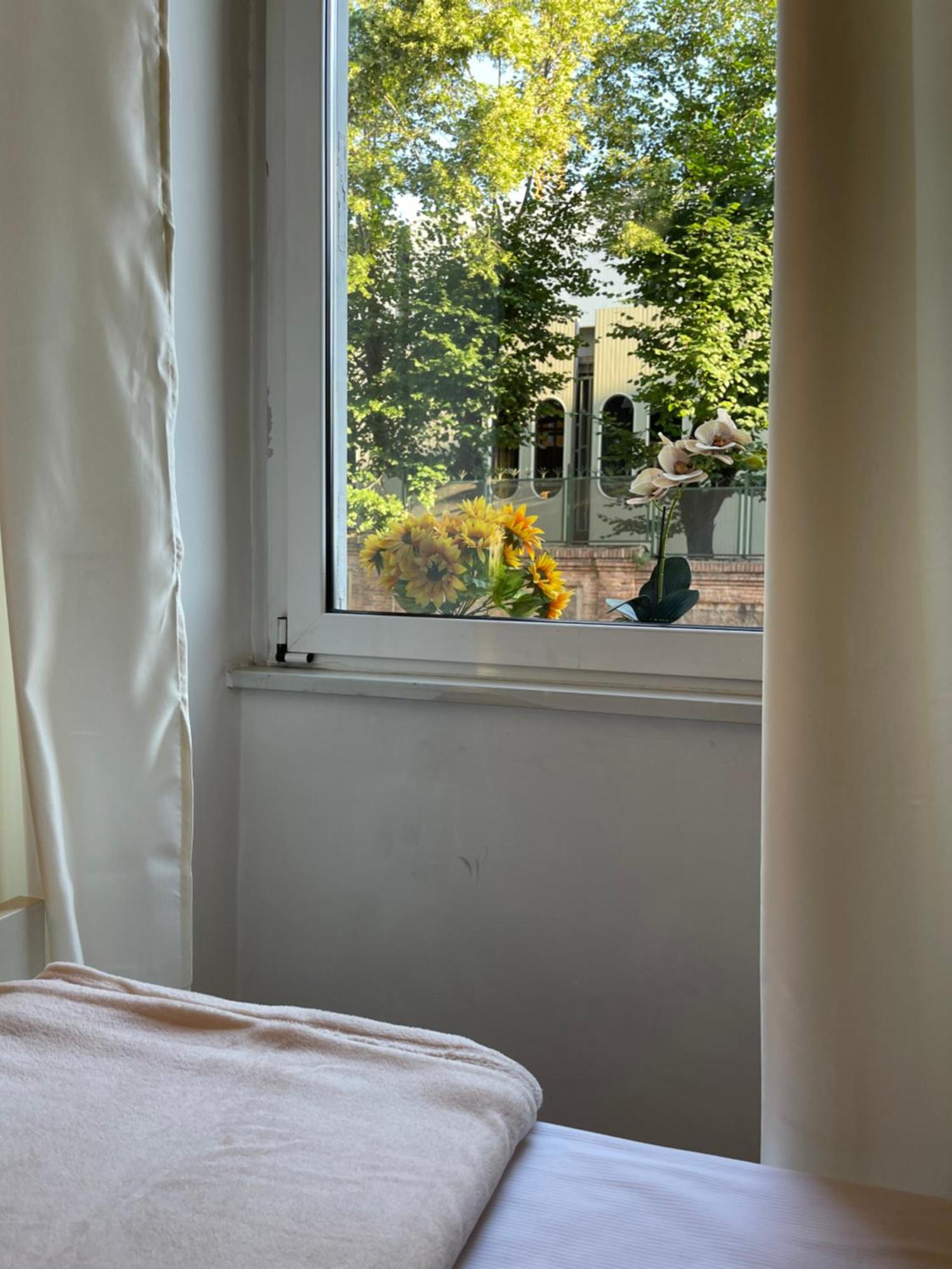 Holiday Colosseum Rome Bed & Breakfast Exterior photo