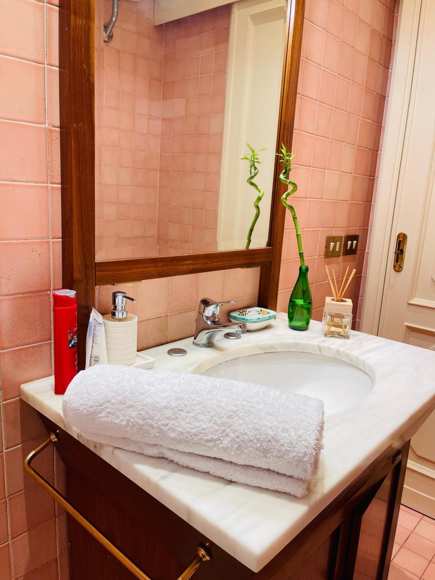 Holiday Colosseum Rome Bed & Breakfast Exterior photo